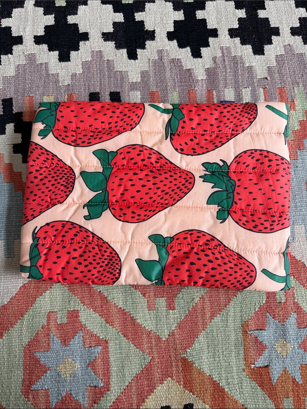 BAGGU Strawberry Print Quilted Laptop Sleeve - Picture 2 of 6